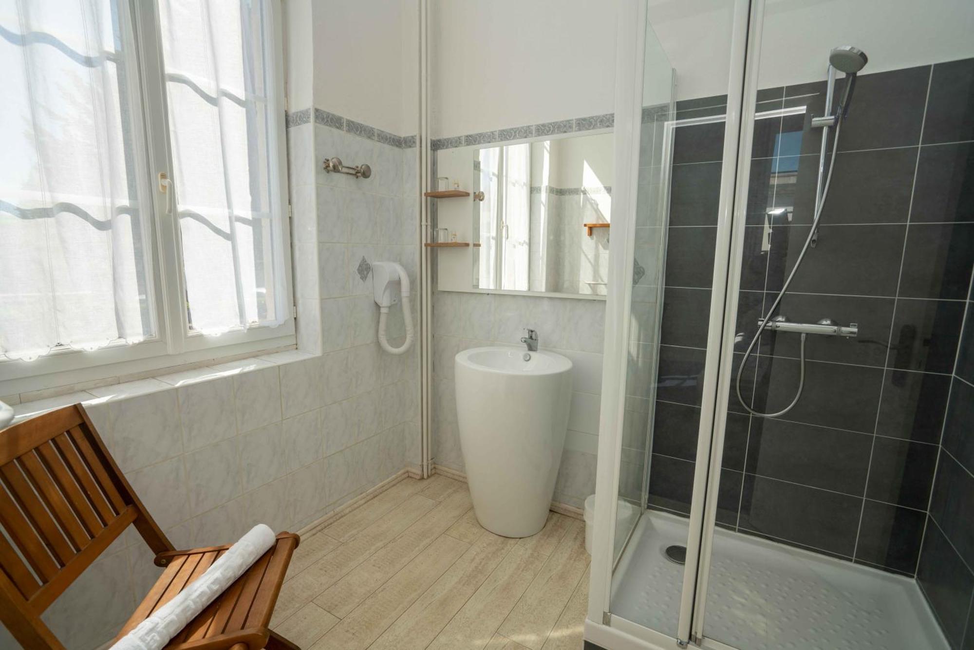 Hotel Le Square Saint-Pierre-d'Oleron Zewnętrze zdjęcie